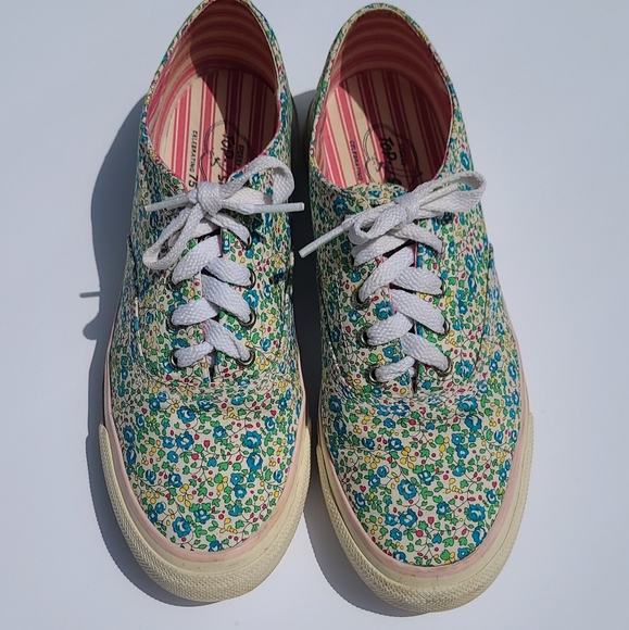 Sperry Top Sider Sneakers,. Size 7 - Picture 4 of 4